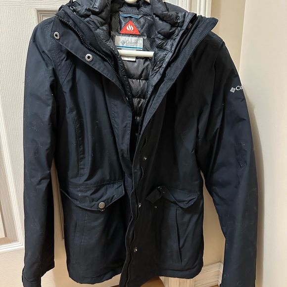 Columbia Women’s Winter Jacket - Picture 1 of 3